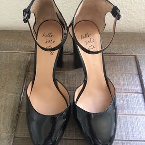 Black ankle straps hells. Like new.